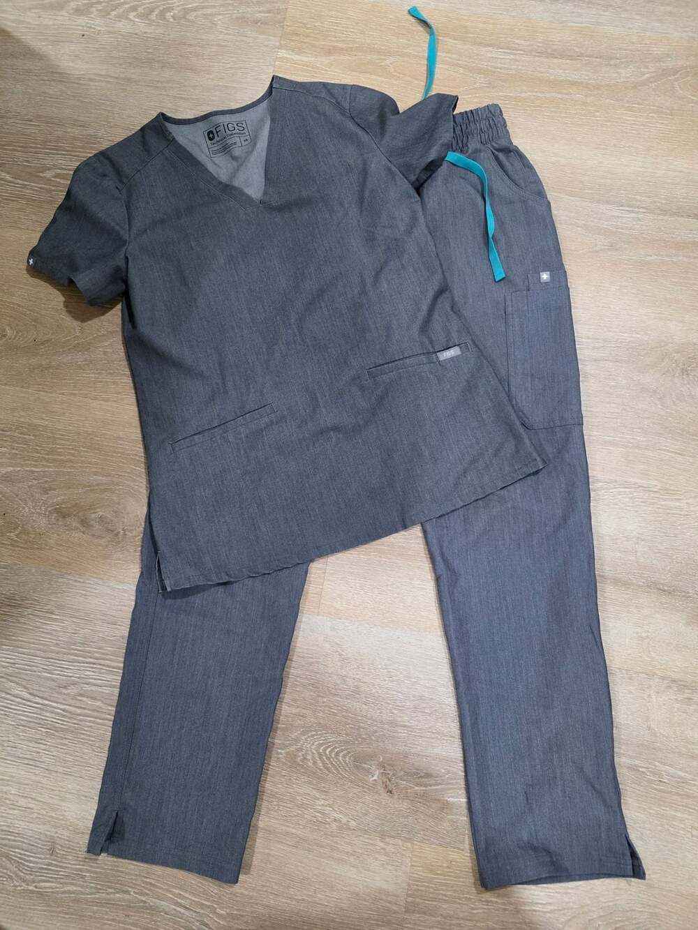 FIGS Technical Collection Scrub Set Grey XS Top and S Pants